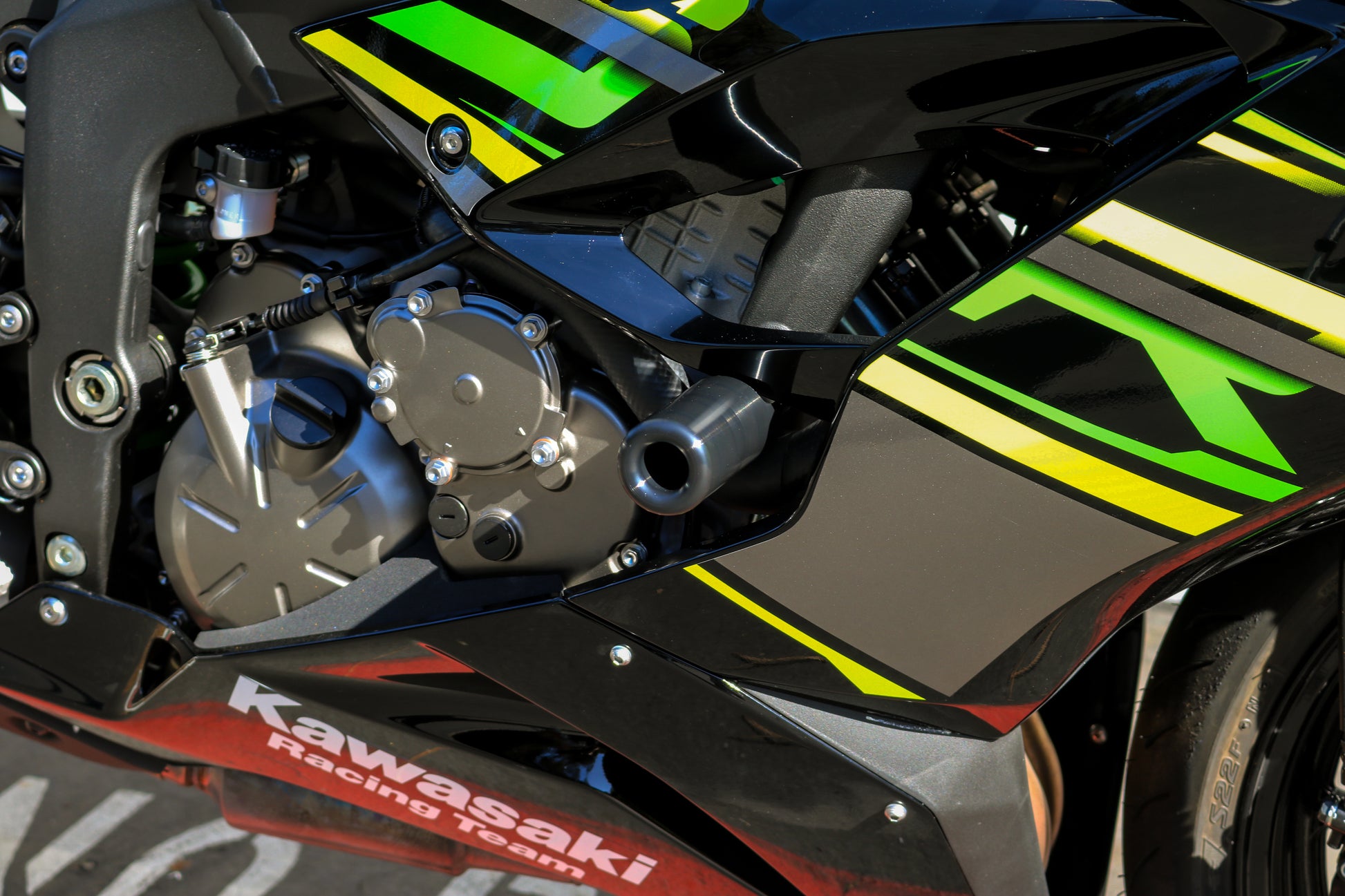 Shogun Motorsports Black Kawasaki ZX-6R Frame Sliders with One-Year Replacement Program - Part #750-4459