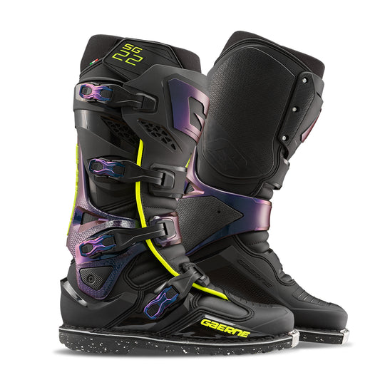Gaerne SG-22 Offroad Boots Size US 09 in Black with Advanced Safety Features
