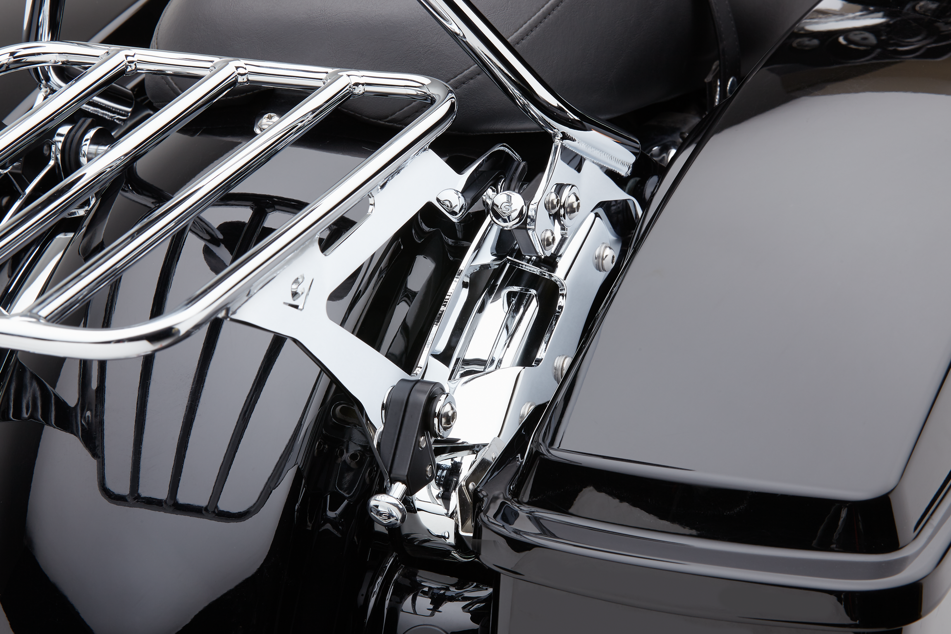 COBRA Backrest Mounting Kit for Harley FLH/FLT 2014-2025 – Black