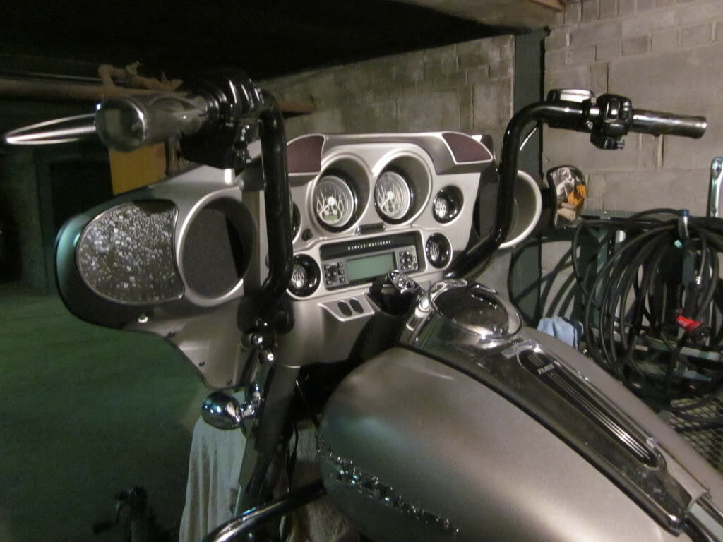 Burly 15" Bagger Bar 1.25" Tapered Handlebars in Black for Harley Davidson