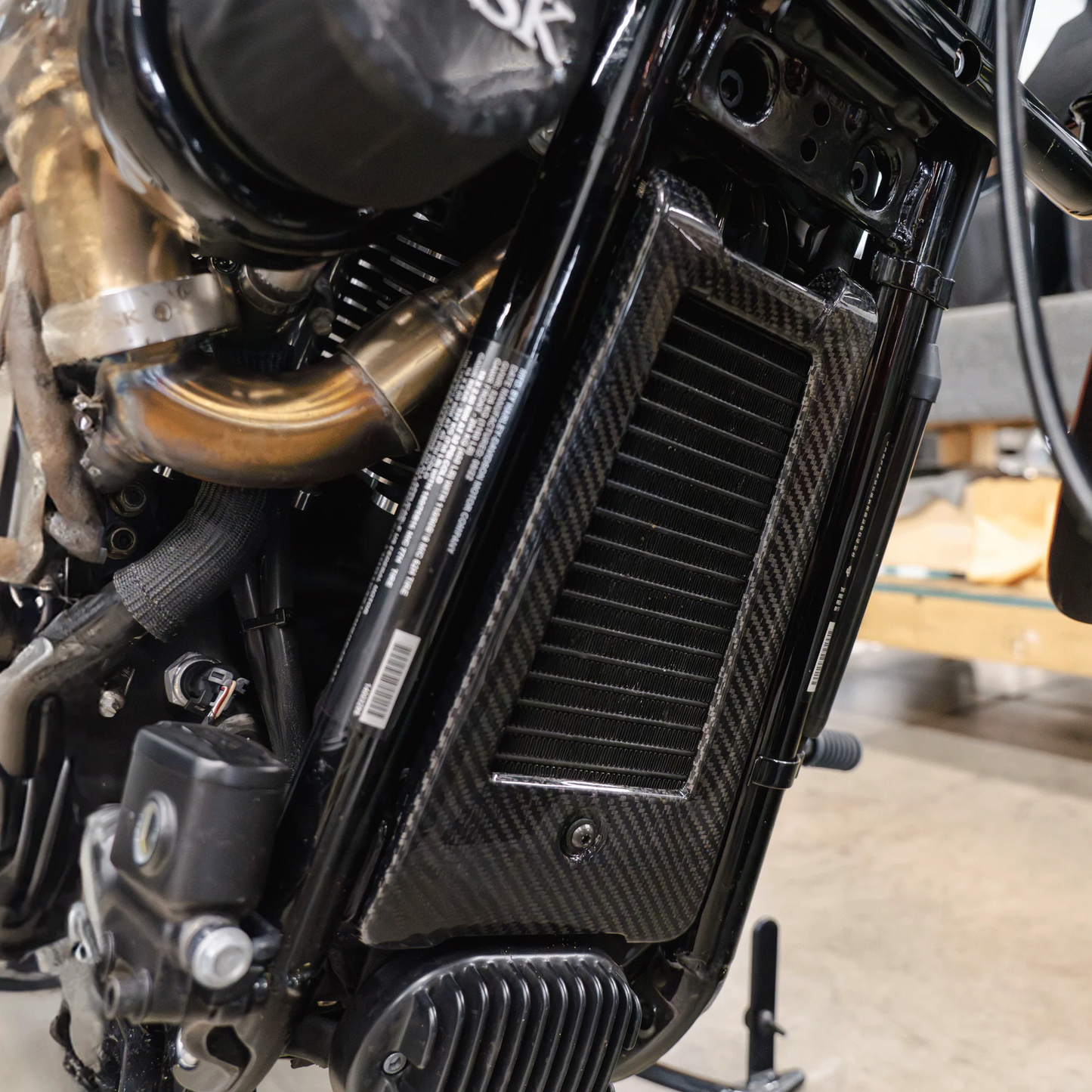 HOFMANN DESIGNS Carbon Fiber Oil Cooler Cover for Harley Davidson M8 Softail