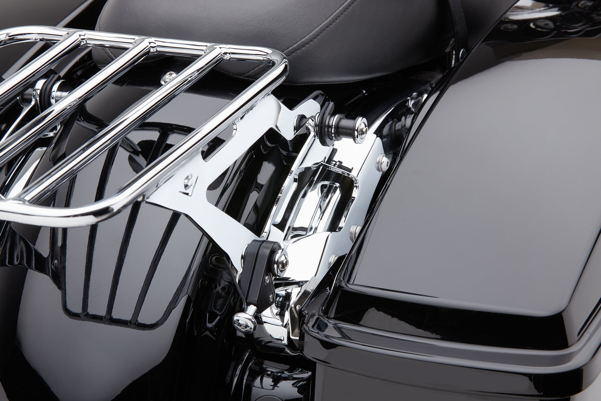 Cobra Backrest Mounting Kit for Harley FLH/Flt 2009-2013 – Chrome or Black