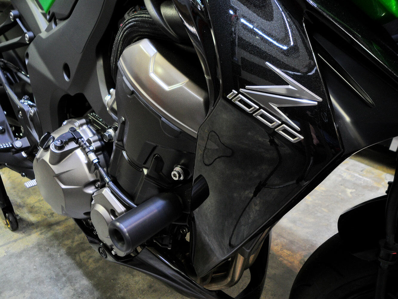 SHOGUN 750-4839 Black Frame Sliders for Kawasaki Z1000 (2015-2016) – Street Body Guards with One-Year Replacement Program