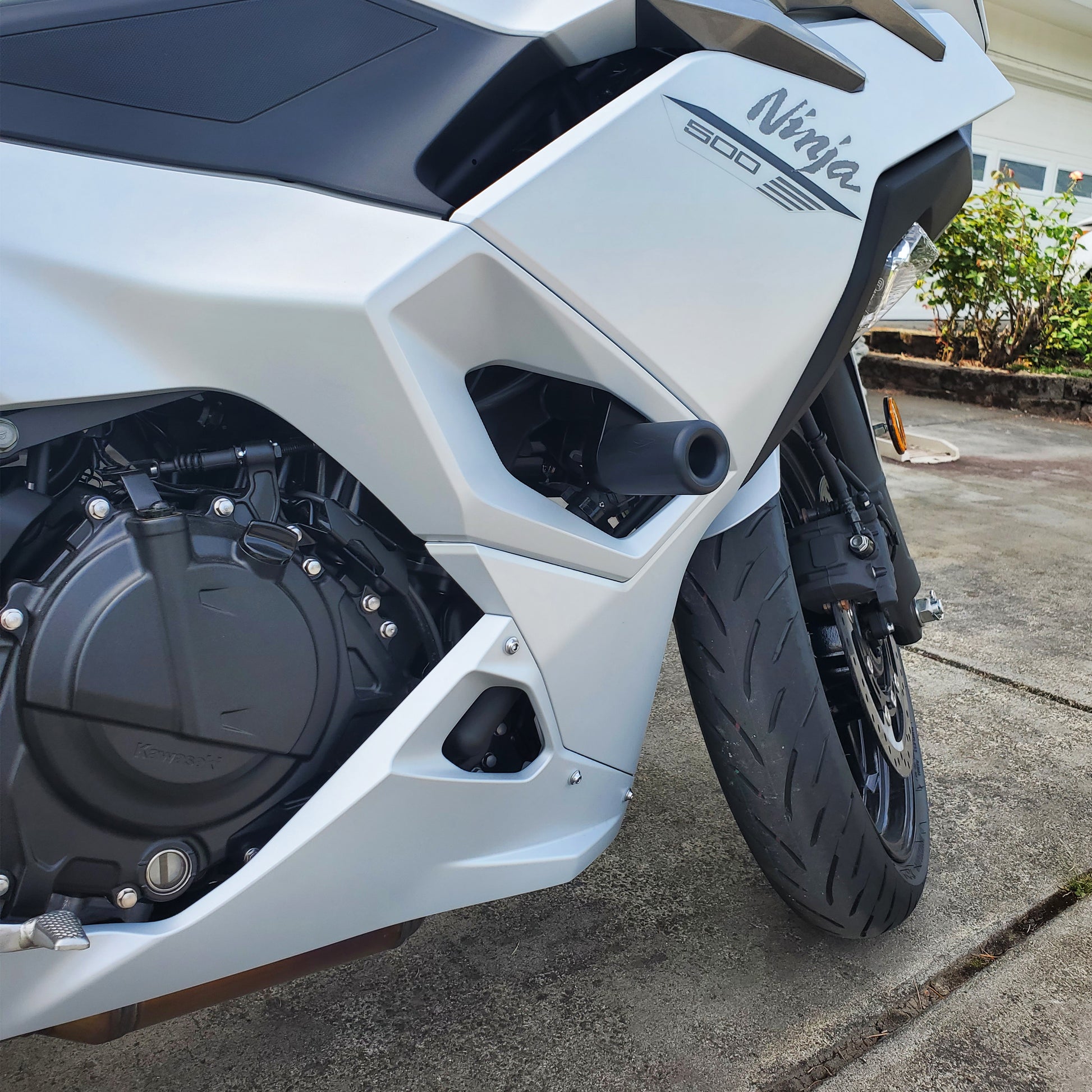 SHOGUN Complete Slider Kit No Cut Black for 2024 Kawasaki Ninja 500
