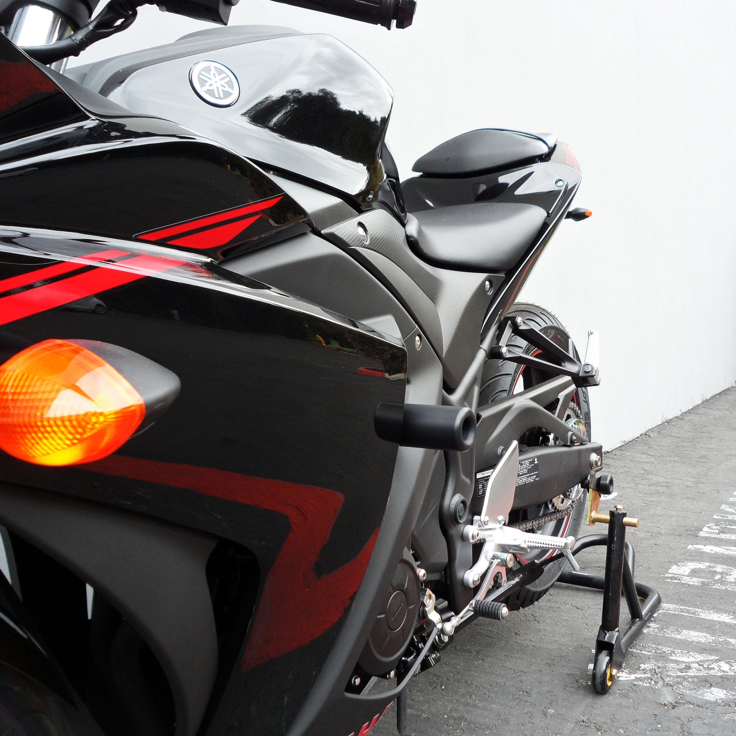 Shogun Motorsports Frame Sliders No Cut Black for Yamaha YZF-R3 2015-2017
