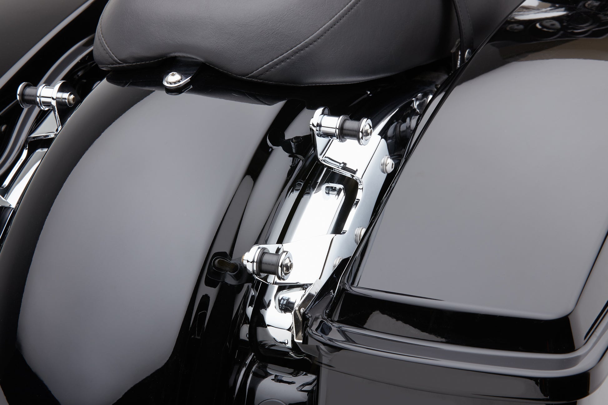 Cobra Backrest Mounting Kit for Harley FLH/Flt 2009-2013 – Chrome or Black