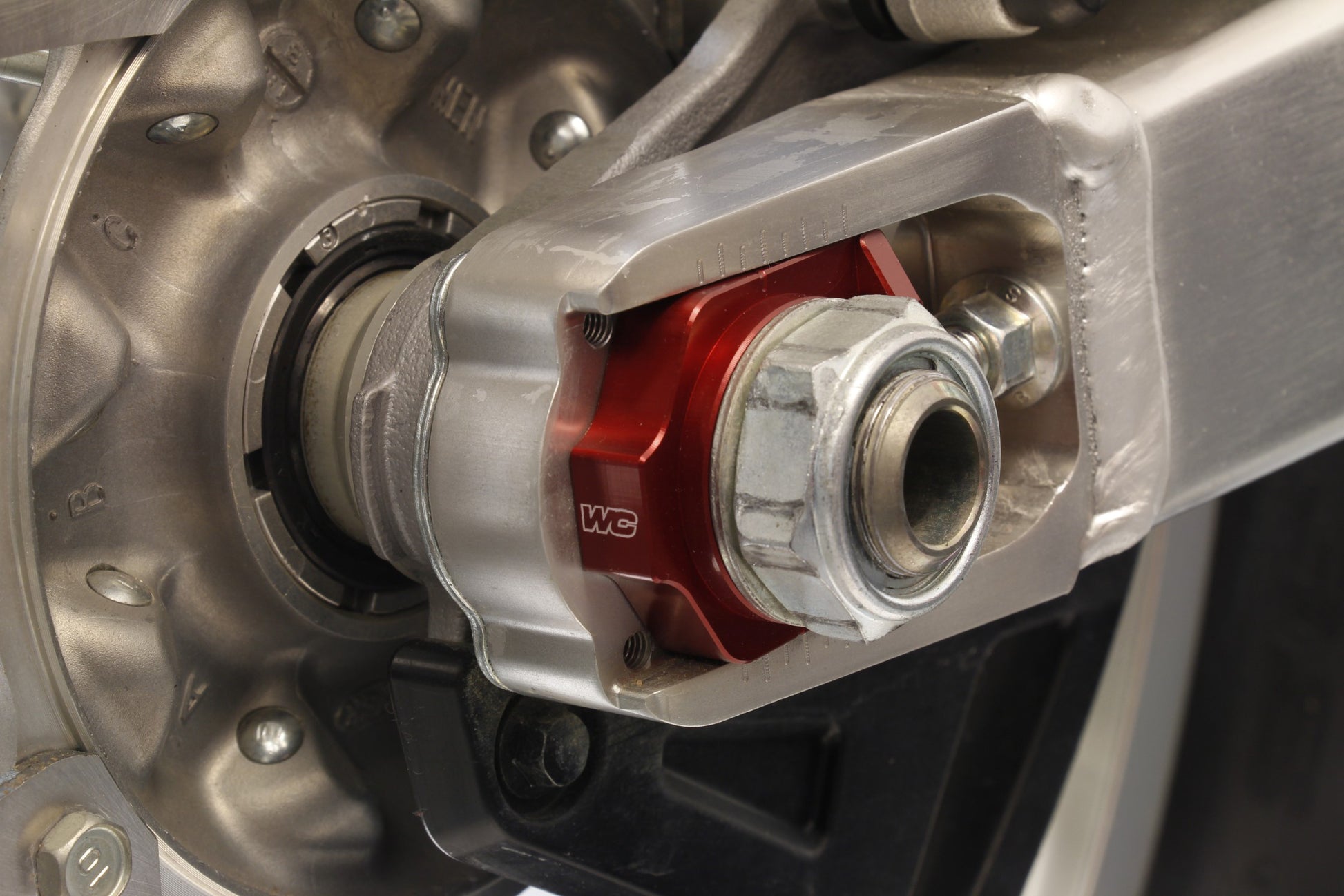 WORKS Elite Axle Block Kit for Honda CRF450R & CRF250R – Red